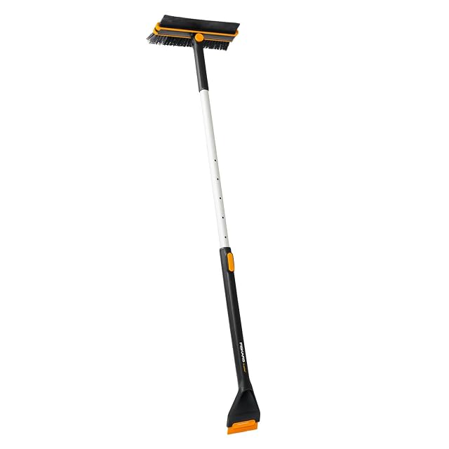 Fiskars X-Series telescopic car snow brush and ice scraper